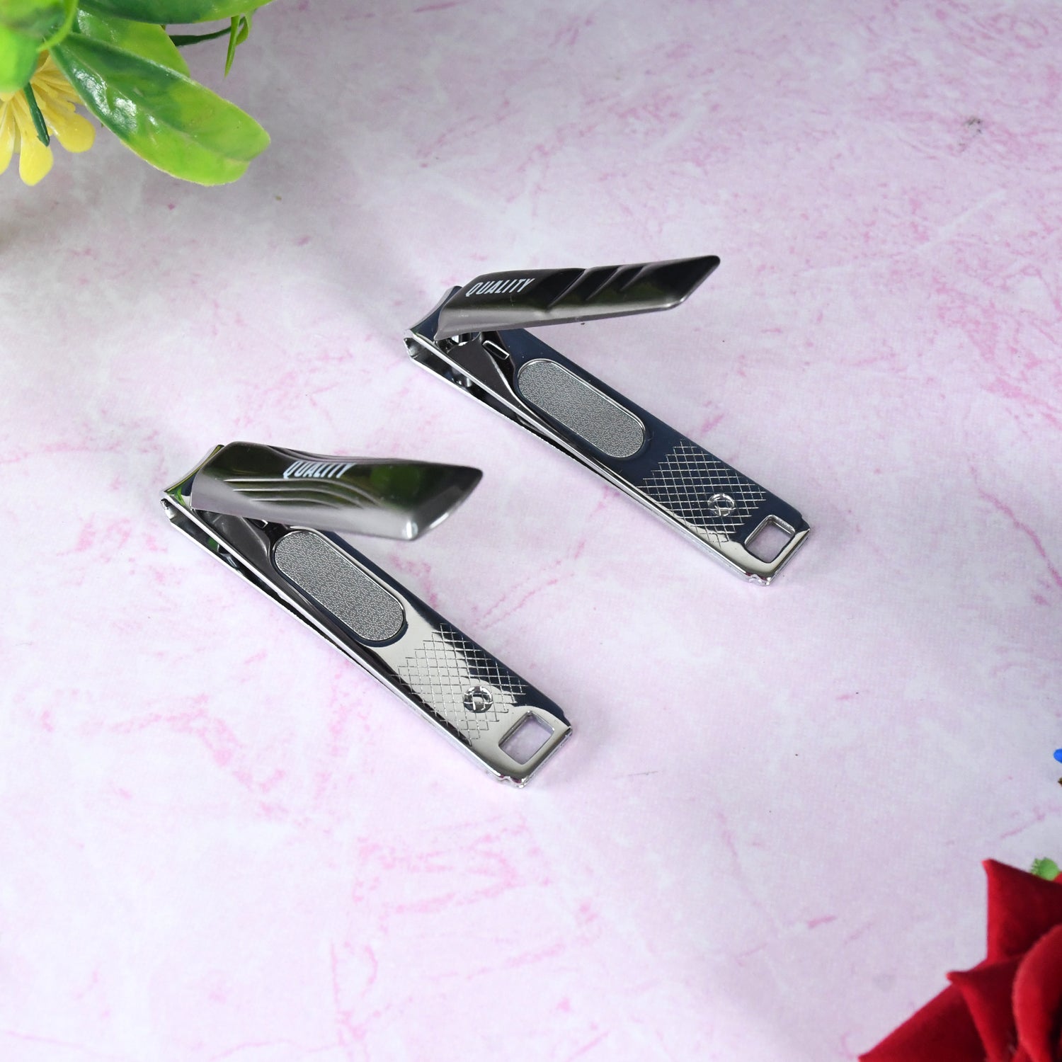 Stainless Steel Folding Portable Large Nail Clippers with Nail File (1 Pc) Stainless Steel Folding Portable Large Nail Clippers with Nail File (1 Pc)